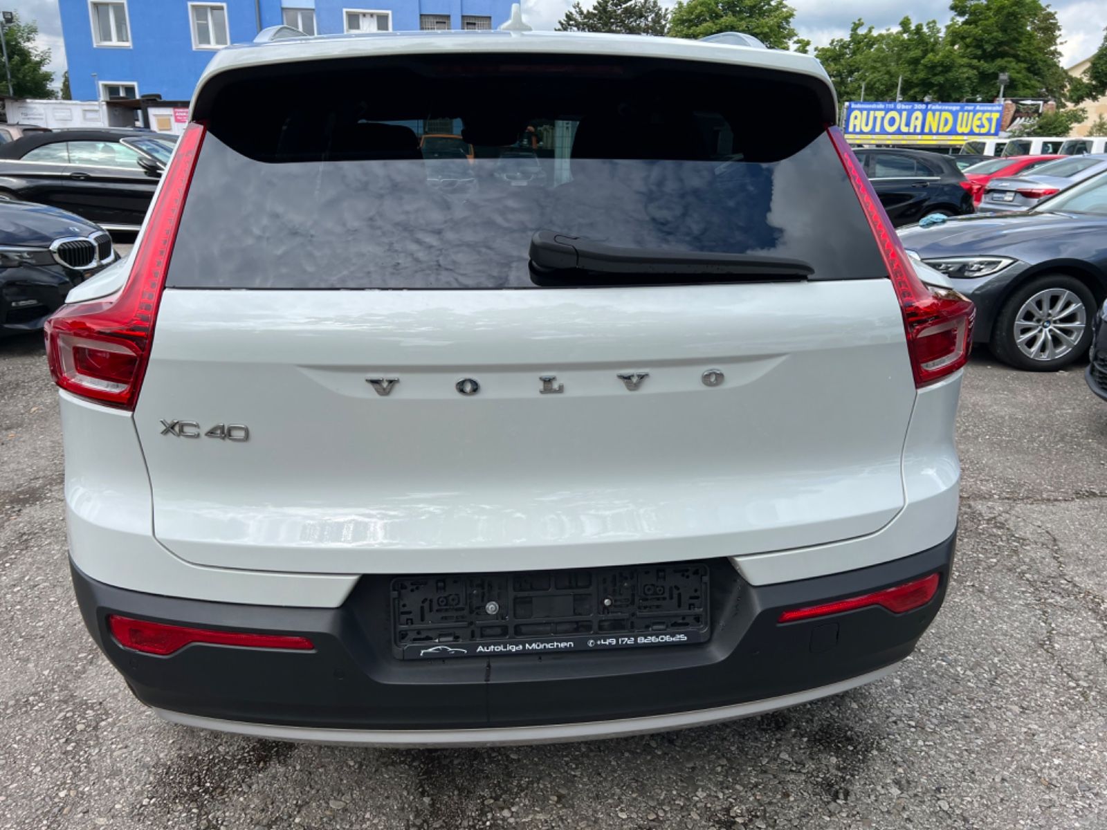 Volvo XC40 T3 Momentum Pro - Samsaru's Car Outlet
