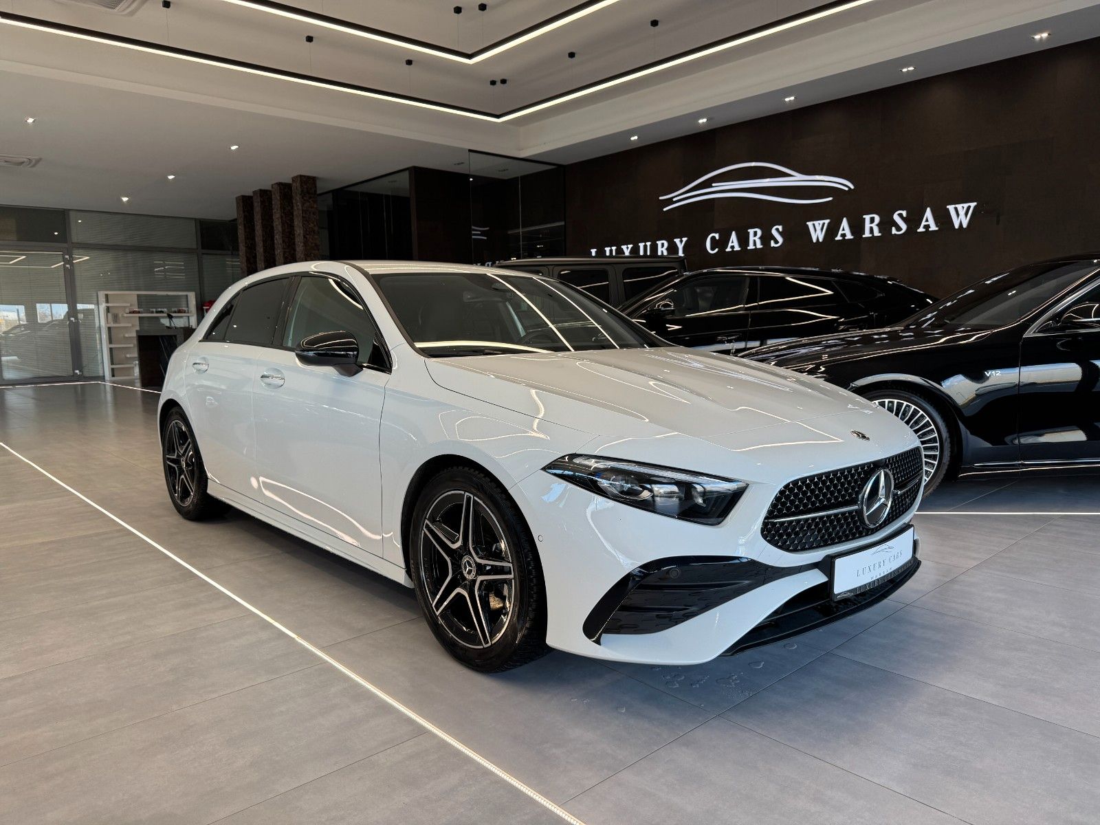 Mercedes-Benz A 200 AMG Line - Samsaru's Car Outlet