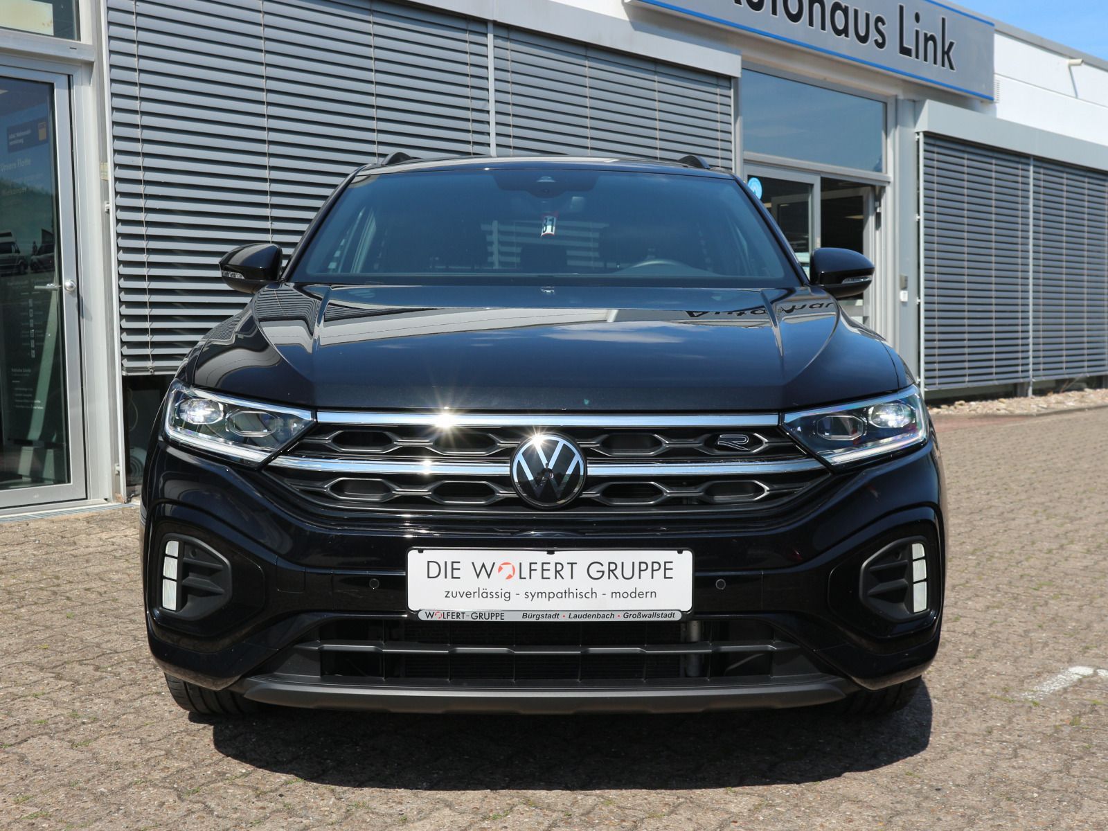 Volkswagen T-Roc R-Line - Samsaru's Car Outlet