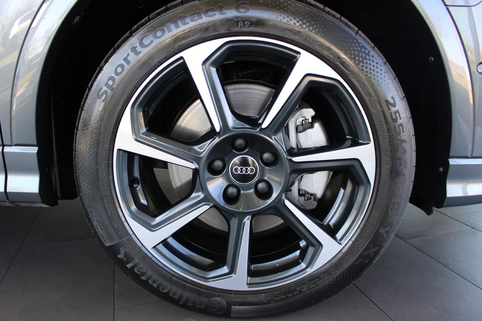 Audi Q3 S line S 40 TFSI quattro S tronic AHK Matrix