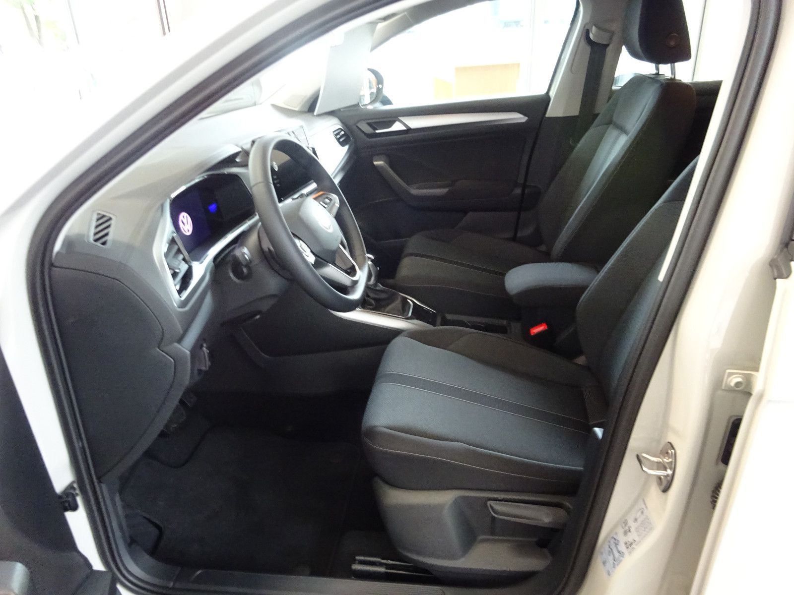Volkswagen T-Roc 1.5 TSI DSG Life - Samsaru's Car Outlet