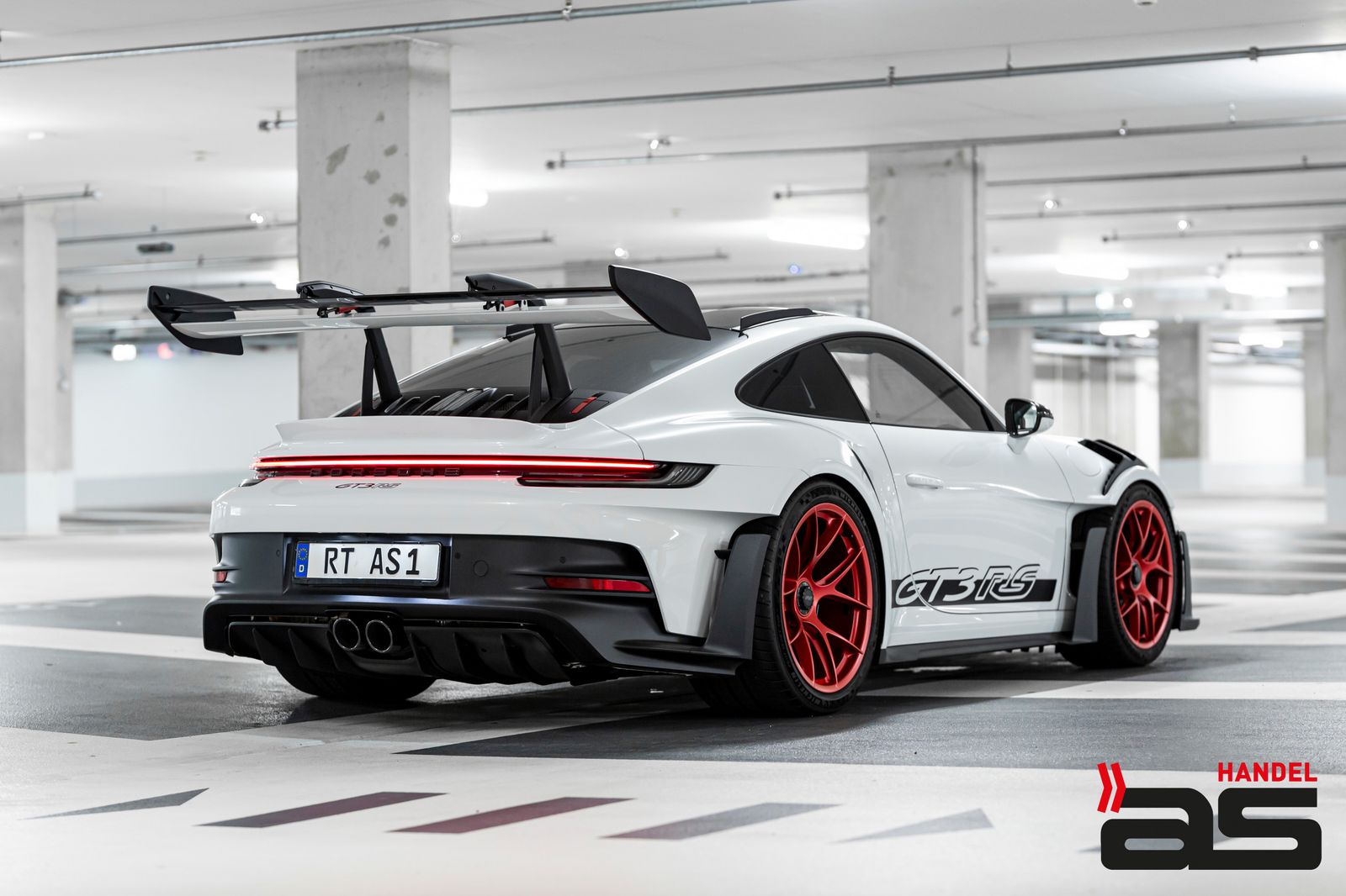Porsche 911 992 GT3 RS - Samsaru's Car Outlet