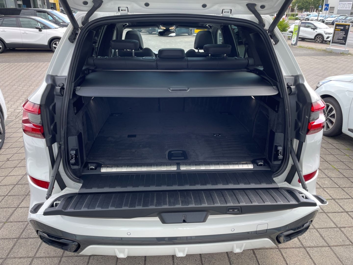 BMW X5 xDrive45e M SPORT PANO LASER PA+ HUD R22 HIFI