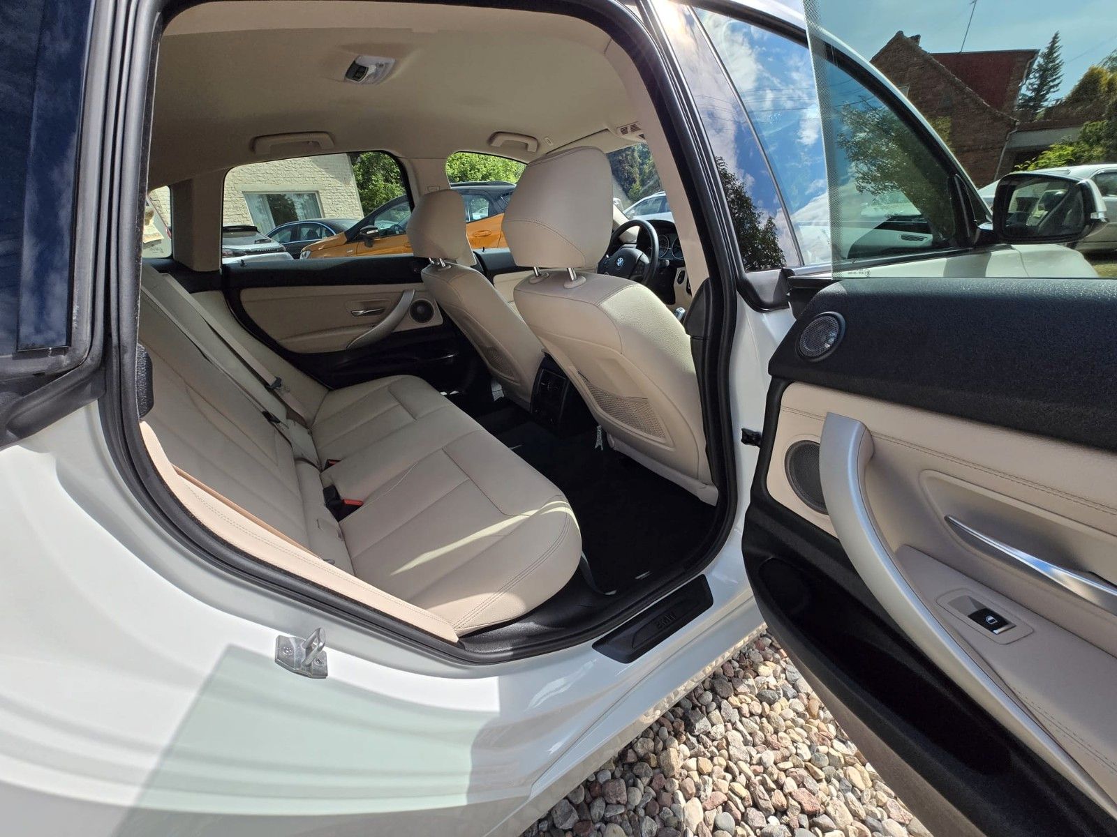 BMW 3 Gran Turismo 330 i xDrive Advantage - Samsaru's Car Outlet
