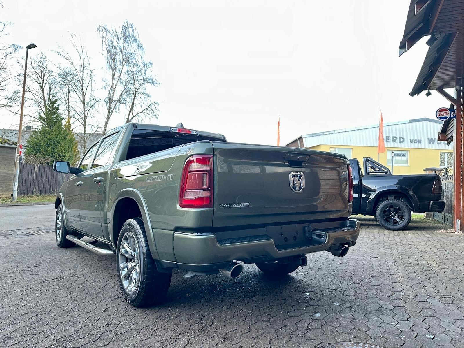Dodge LARAMIE*5.7*LPG*AHK*NAVI*PDC*RAMBOX*GARANTIE*