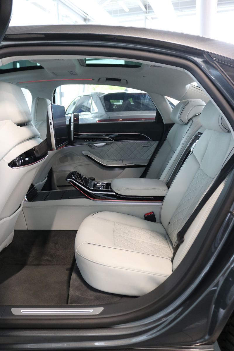 Audi A8 L 60 TFSI S line - Samsaru's Car Outlet