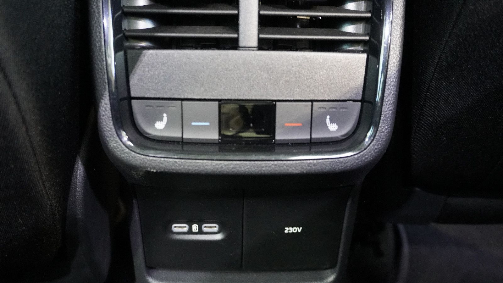 Skoda Octavia Combi RS 4x4*AHK*PANO*HUD*ACC
