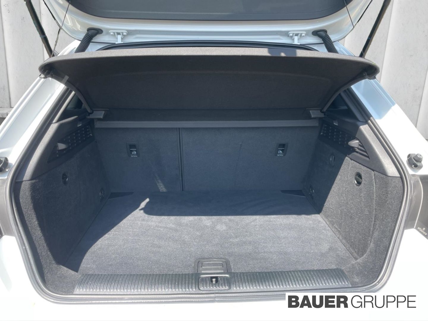 Audi A3 Sportback 35 TFSI S line - Samsaru's Car Outlet