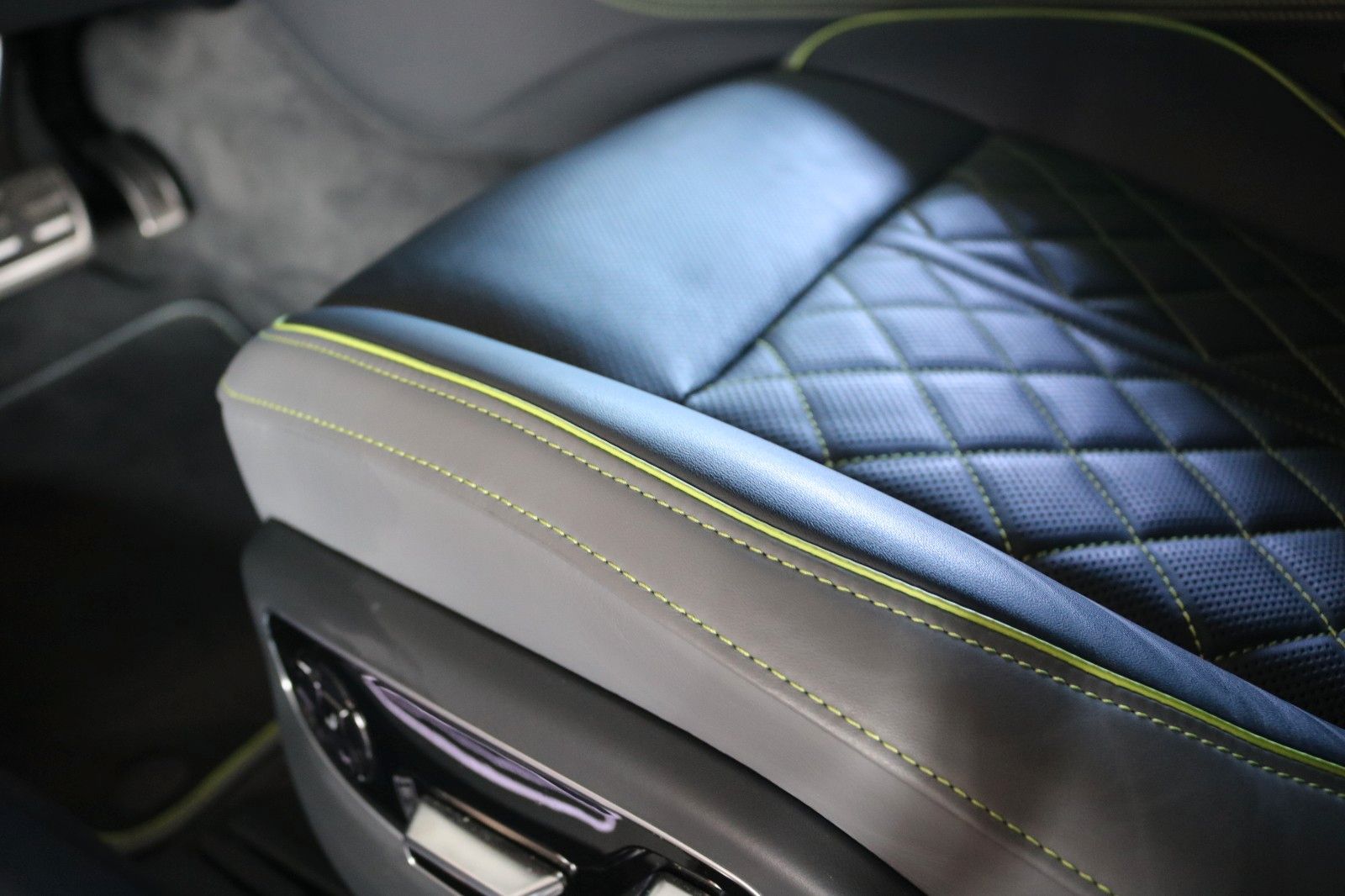 Audi A8 60 TFSI quattro S line Exclusive Einzelstück - Samsaru's Car Outlet