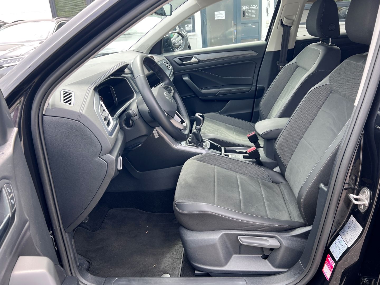 Volkswagen T-Roc 1.0TSI Style - Samsaru's Car Outlet