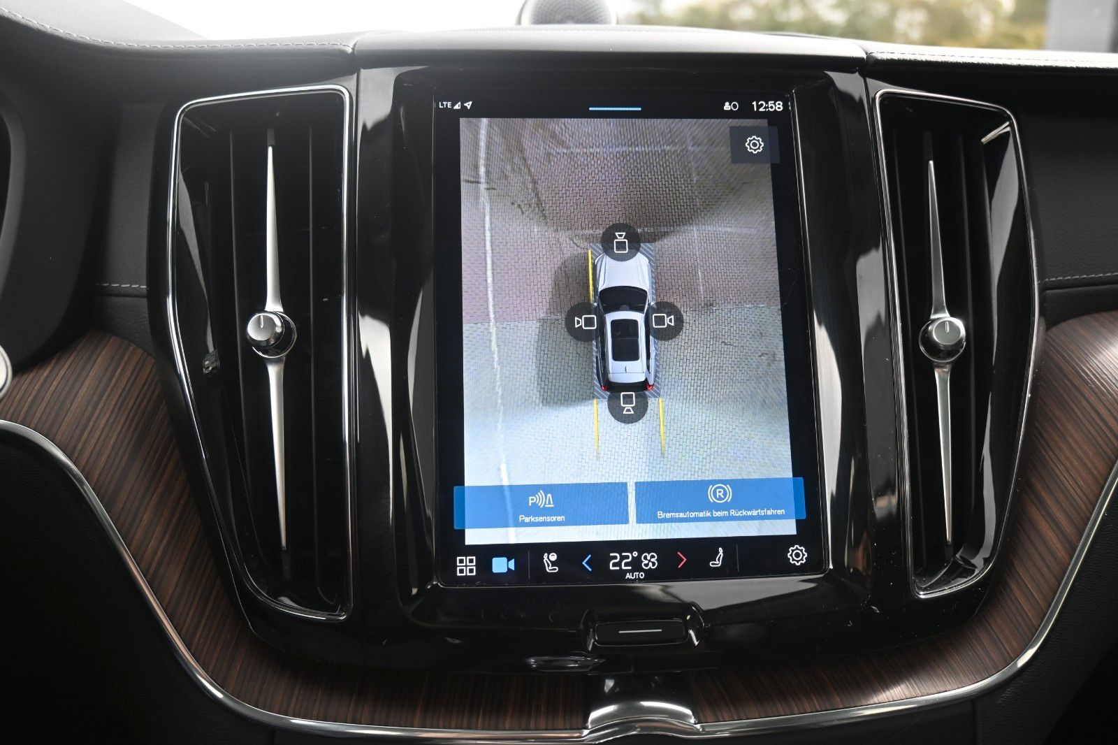 Volvo XC60 T8 Ultimate Bright RC Plug-In B&W*LUFT*360°