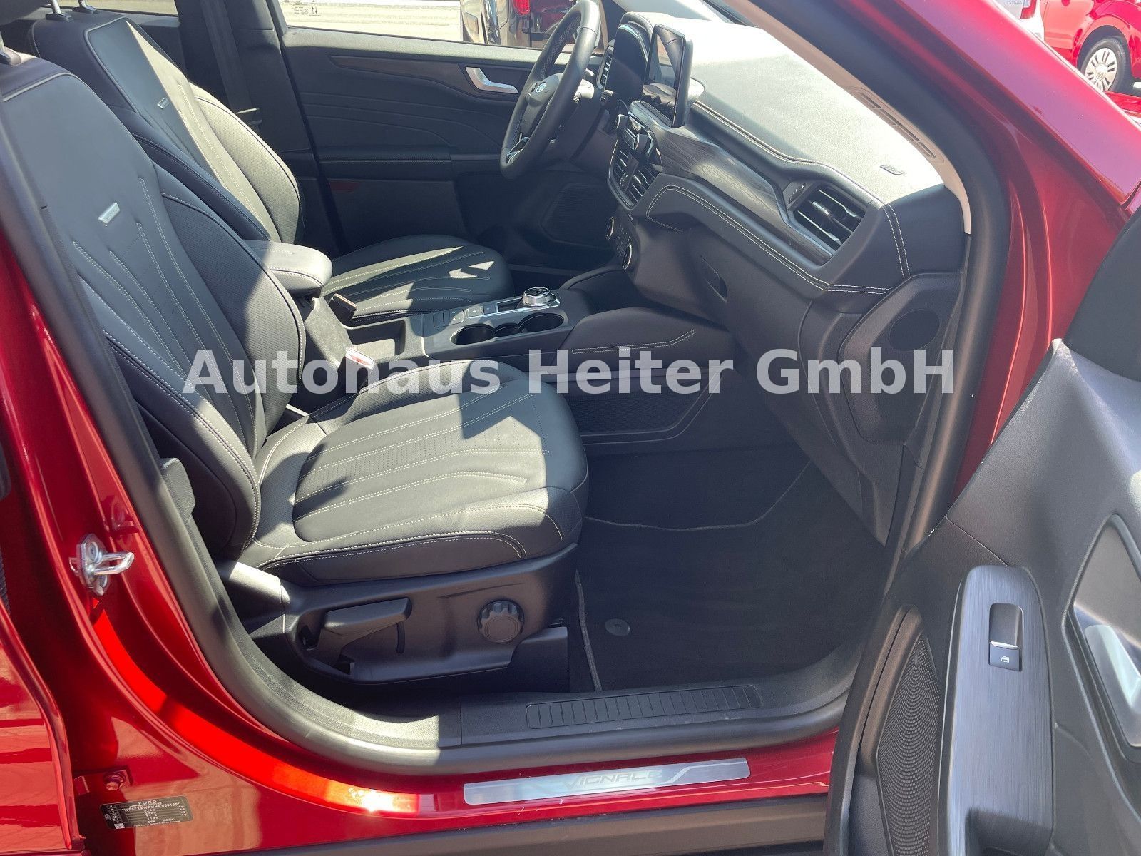 Ford Kuga FHEV Allrad Vignale - Samsaru's Car Outlet