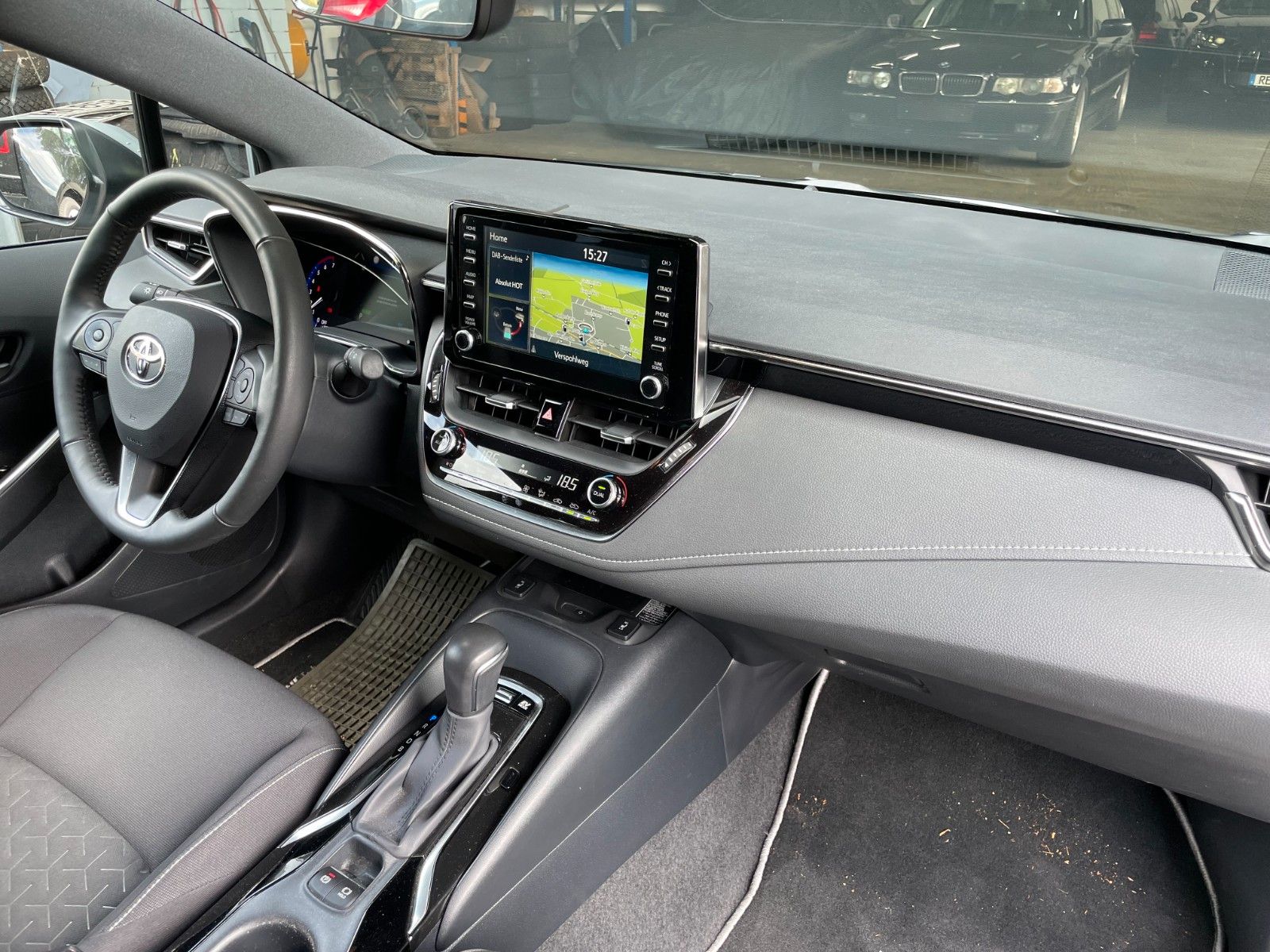 Toyota Corolla Hybrid - Samsaru's Car Outlet