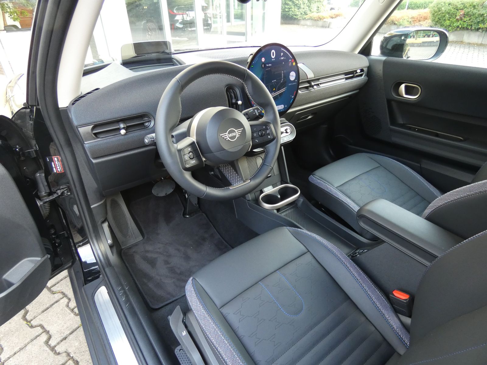 MINI Cooper C - Samsaru's Car Outlet