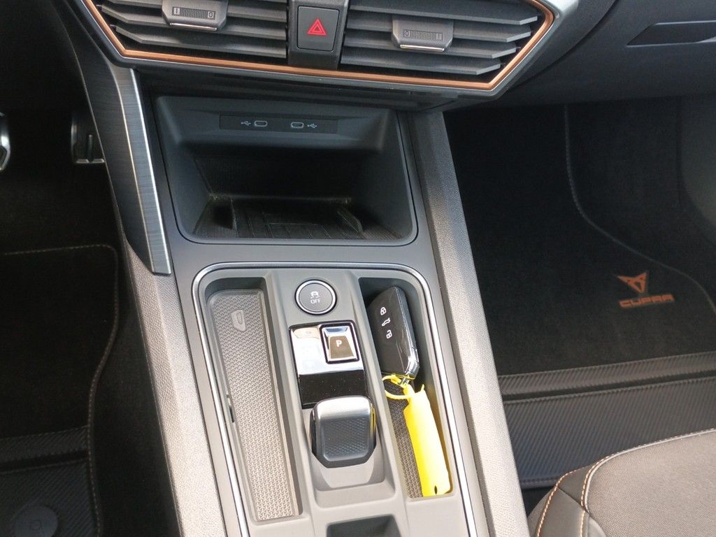 Cupra Formentor VZ 2.0 TSI DSG 4Drive ACC+AHK+Pano+RFK