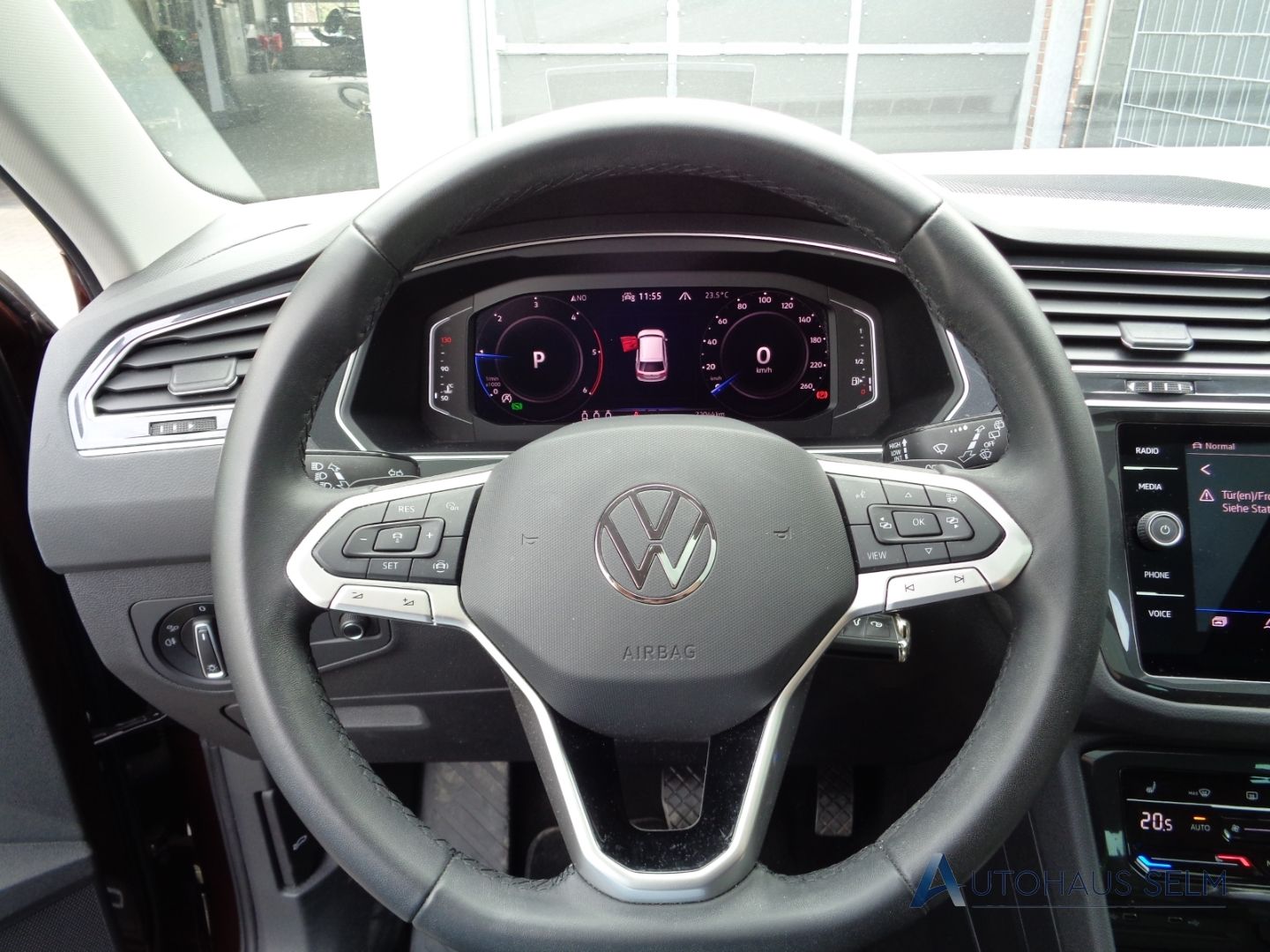 Volkswagen Tiguan Elegance 4Motion 2.0 TDI HUD AHK Panodach