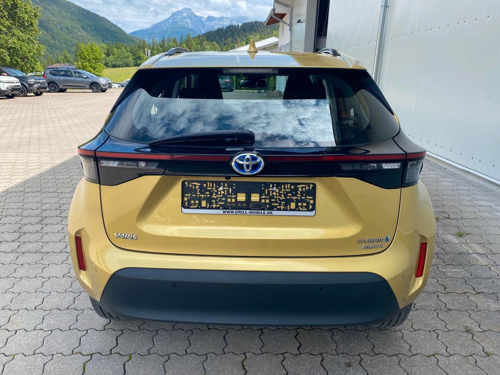 Toyota Yaris Cross 1.5 Hybrid AWD-i,SHZ,R-Cam,App-Co...