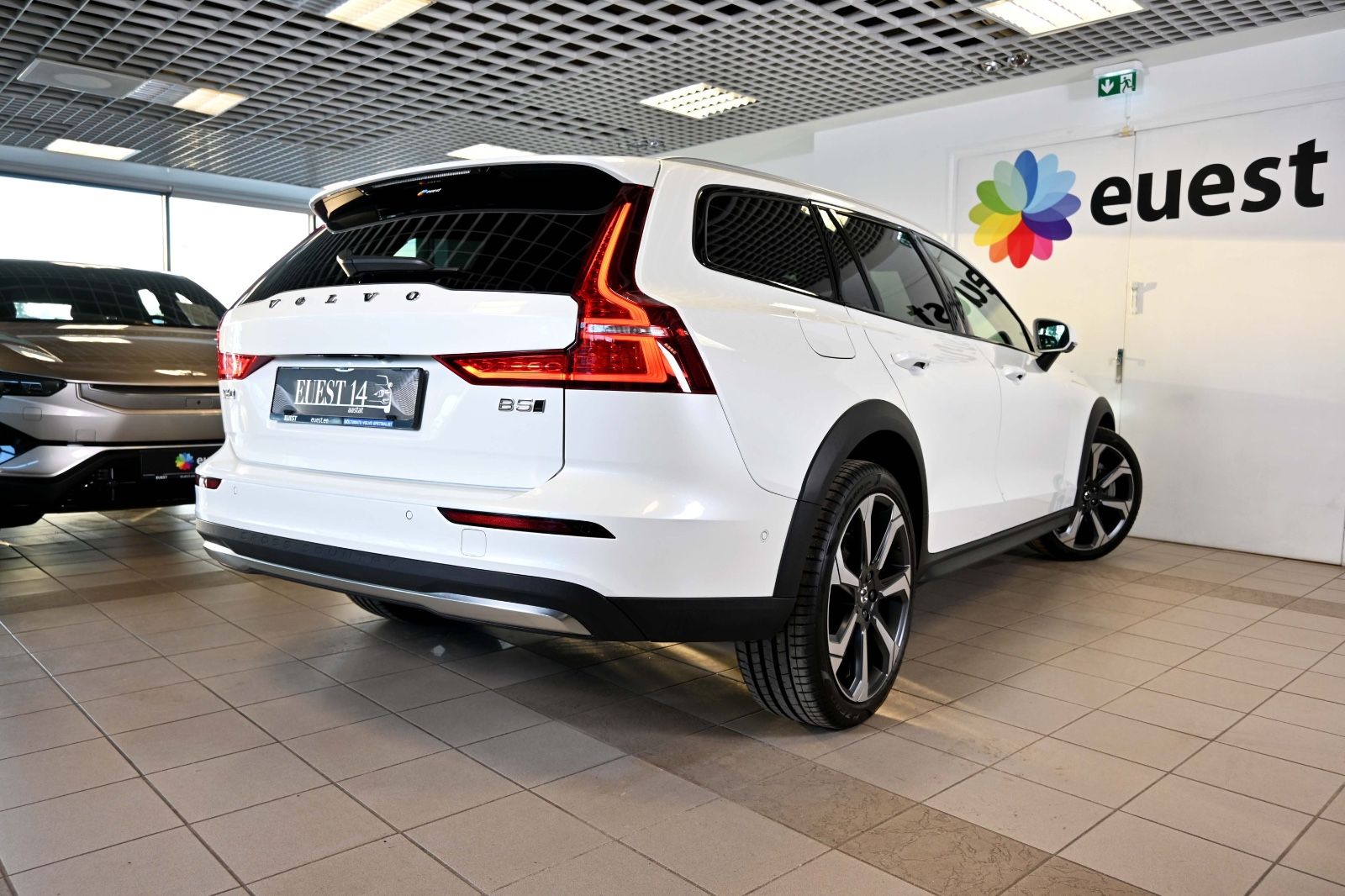 Volvo V60 Cross Country B&W HUD MASSAGE ULTIMATE FULL