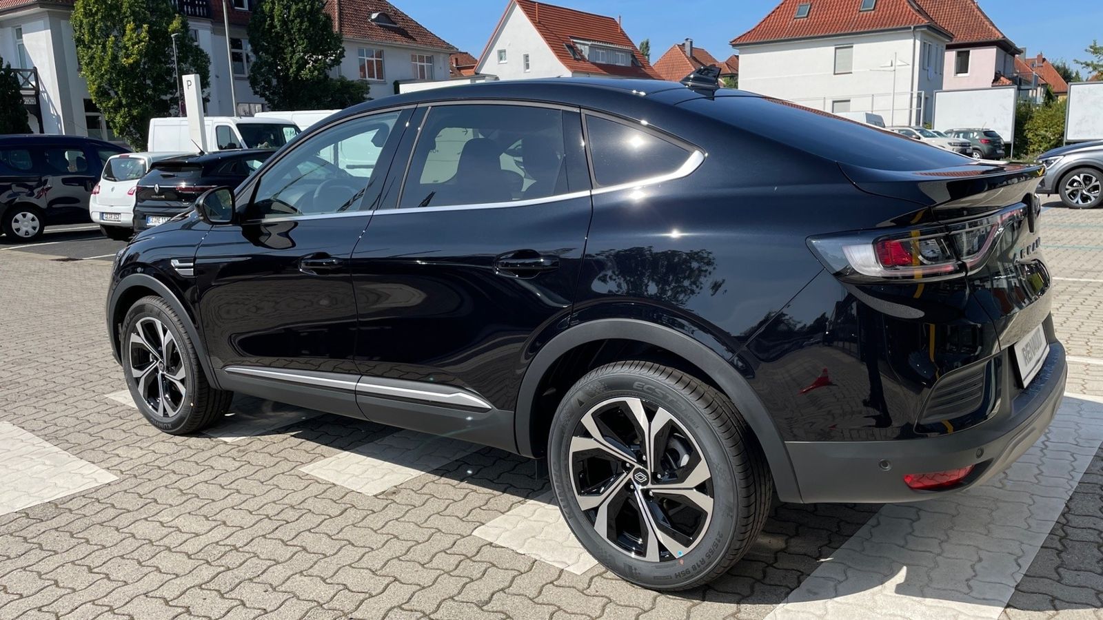 Renault Arkana TECHNO Mild Hybrid - Samsaru's Car Outlet