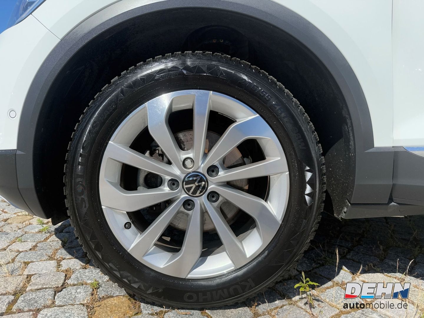Volkswagen T-Roc 1.0 TSI Style Plus - Samsaru's Car Outlet