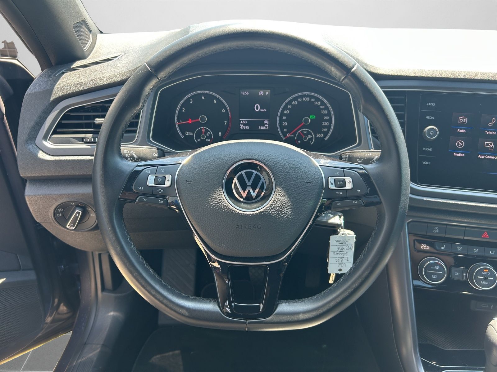 Volkswagen T-Roc 1.5 TSI Style DSG - Samsaru's Car Outlet