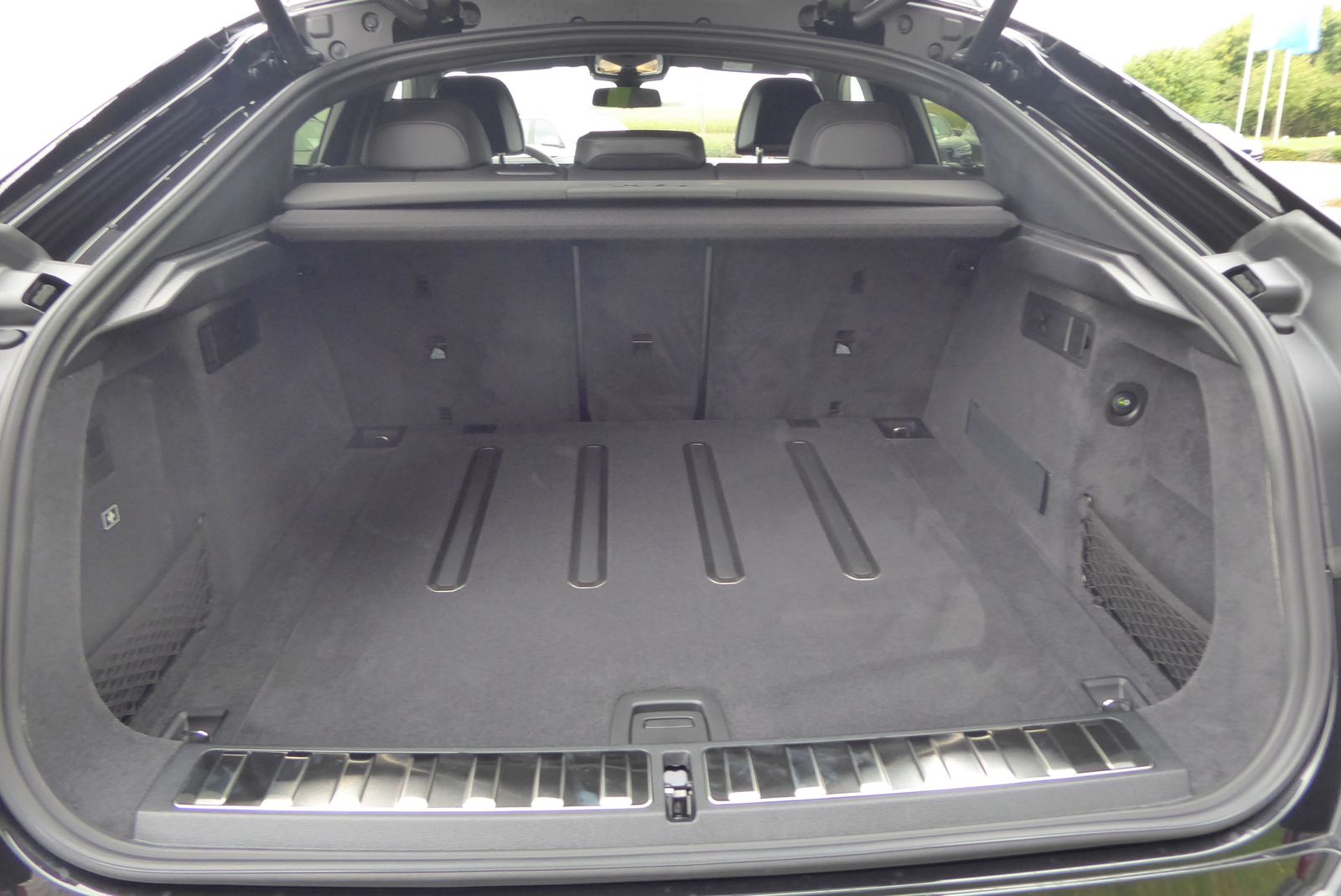 BMW X6 xDrive40d M Sport AHK HuD SH PANO 360°