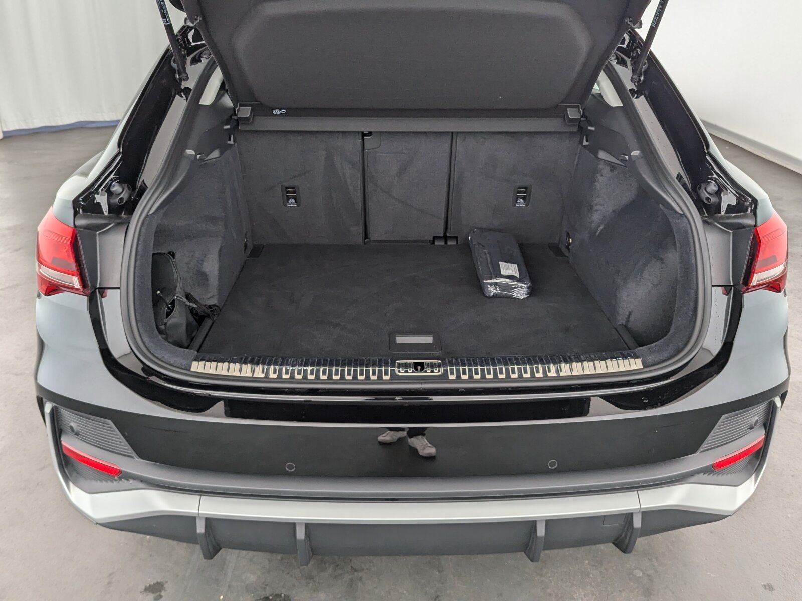 Audi Q3 Sportback 40 2.0 TFSI quattro S line - Samsaru's Car Outlet