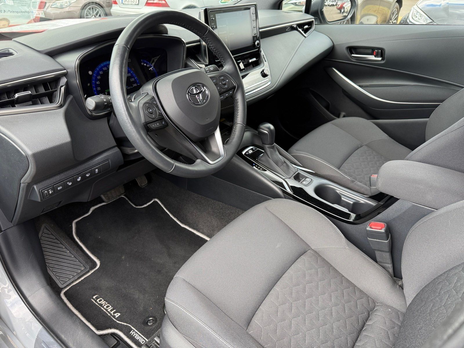 Toyota Corolla 2.0 Hybrid - Samsaru's Car Outlet