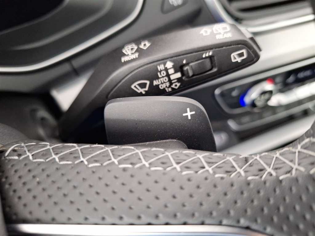 Audi Q5 S line 45 2.0 TFSI quattro S-tronic MatrixLED