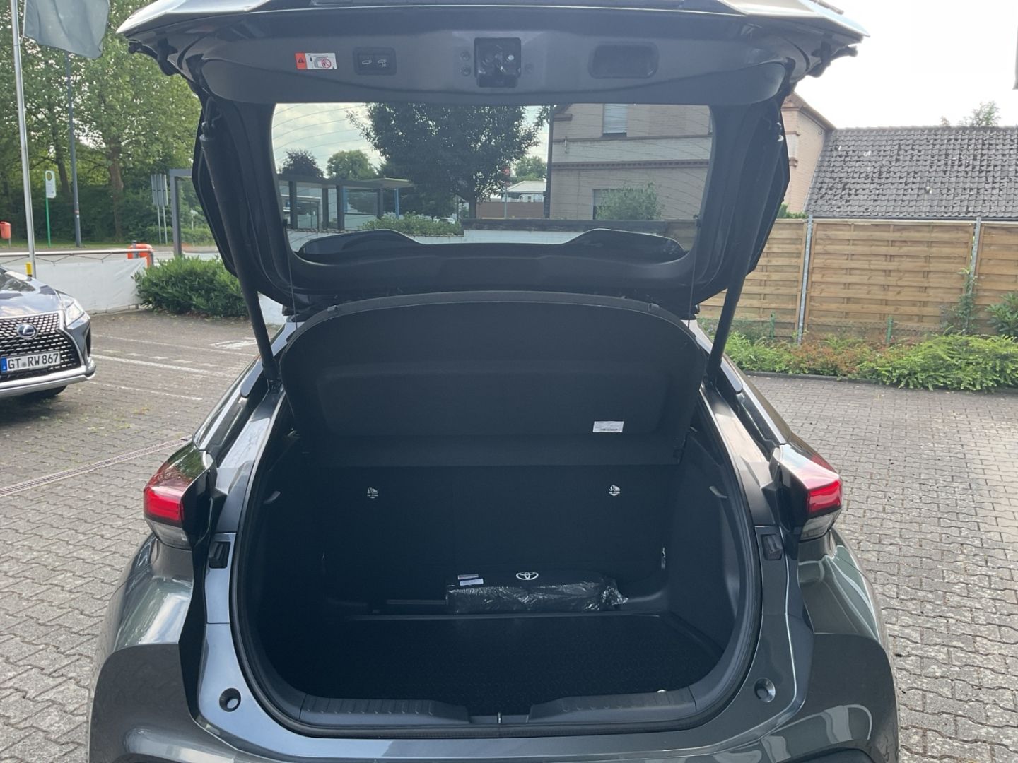 Toyota C-HR 1.8 Hybrid Team D *LED*el. Heck*SHZ*CAM*ACC