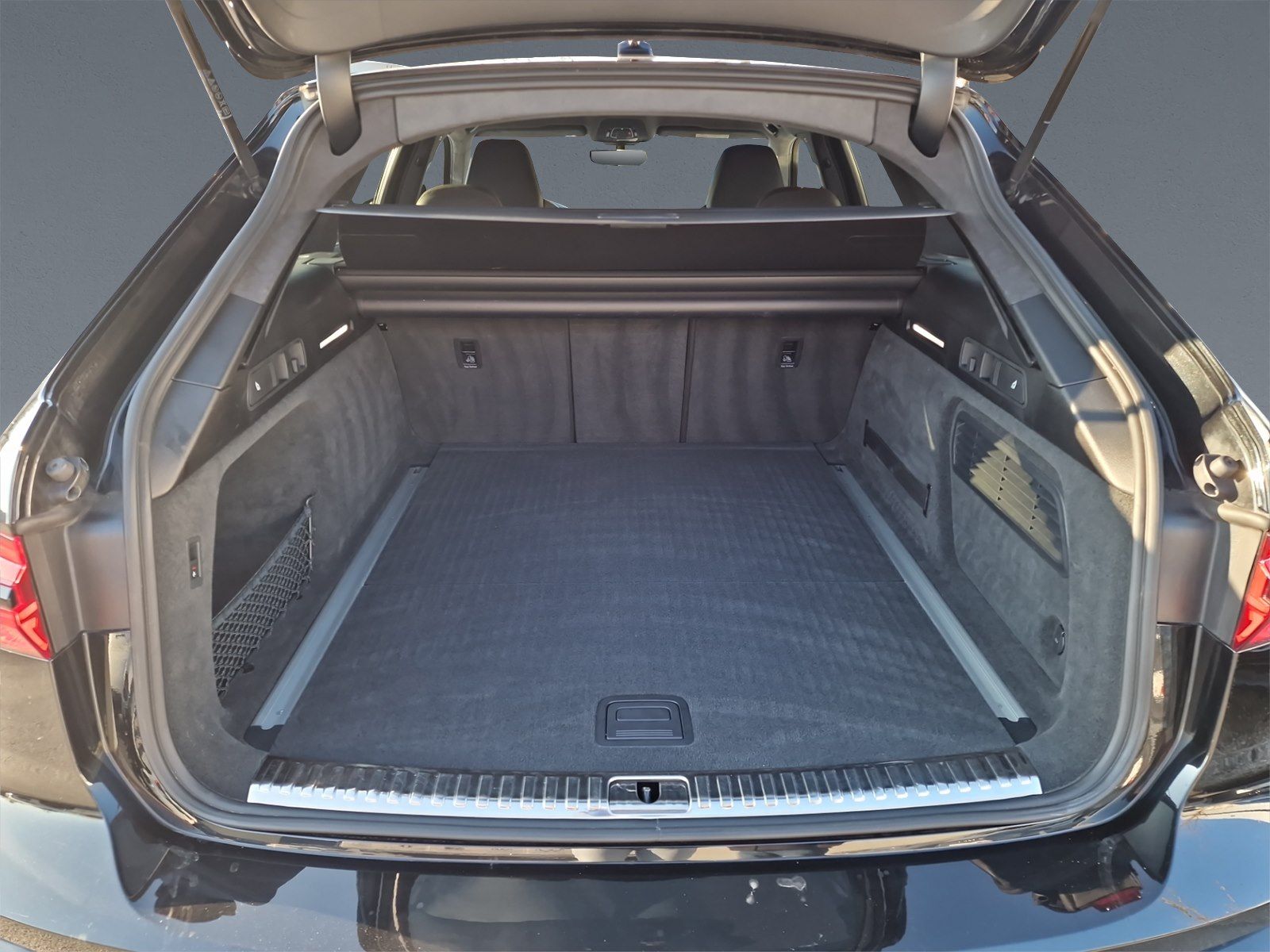 Audi RS6 Avant LASER RS-AGA STHZG 22" AHK RS-Sitz B&O