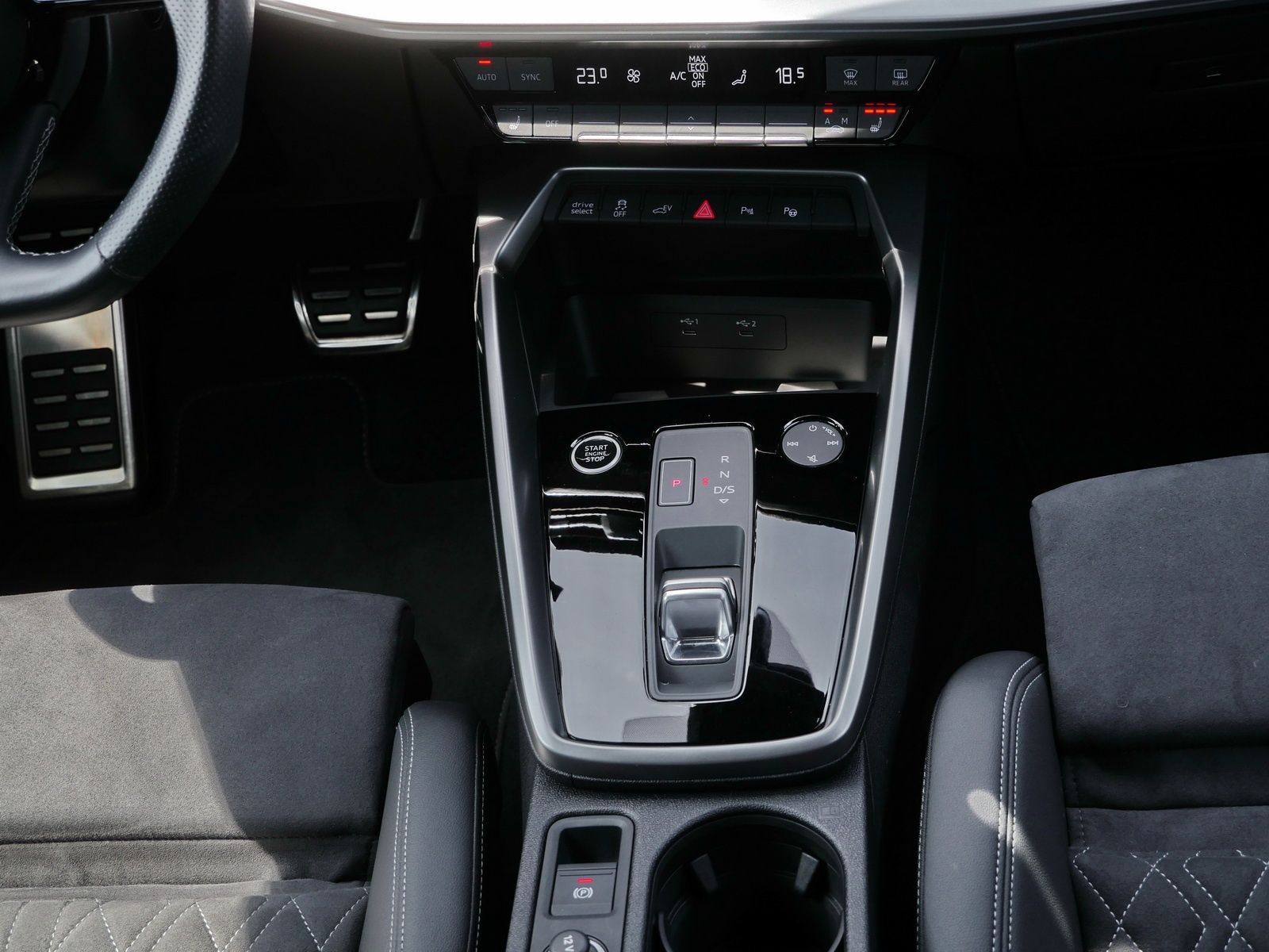 Audi A3 Sportback 40 TFSIe S-line - Samsaru's Car Outlet