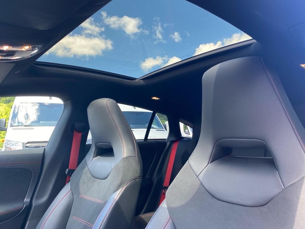 Mercedes-Benz AMG CLA 35 4M - Samsaru's Car Outlet
