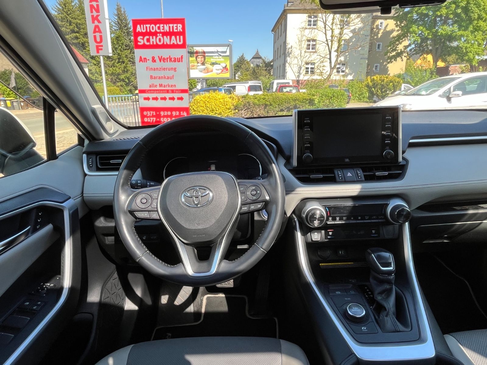Toyota RAV 4 RAV4 Hybrid 4x4 Lounge - Samsaru's Car Outlet