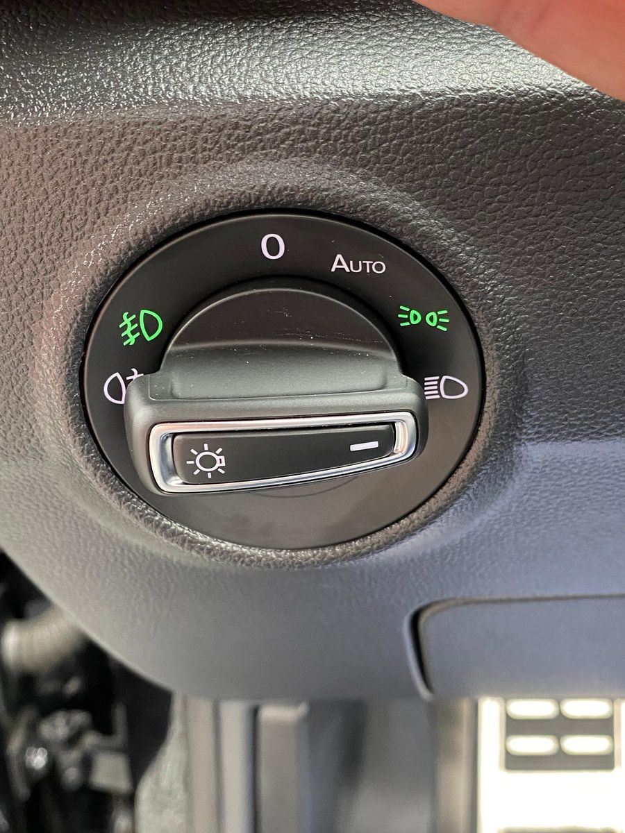 Volkswagen T-Roc R-Line - Samsaru's Car Outlet