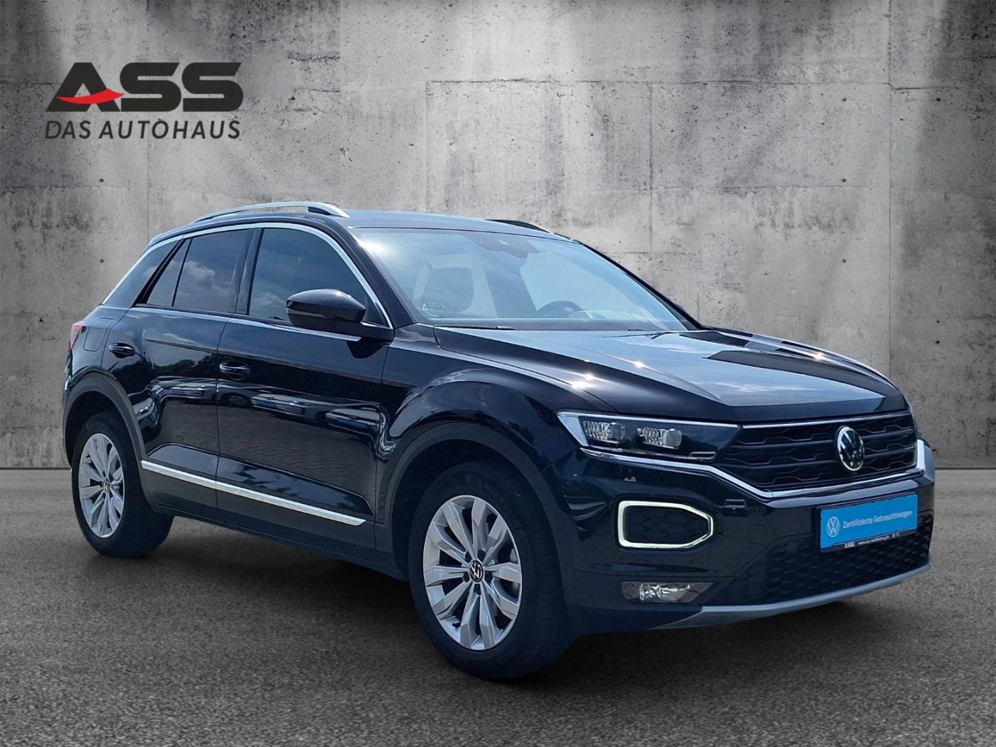 Volkswagen T-Roc 1.5 TSI EU6d Sport - Samsaru's Car Outlet