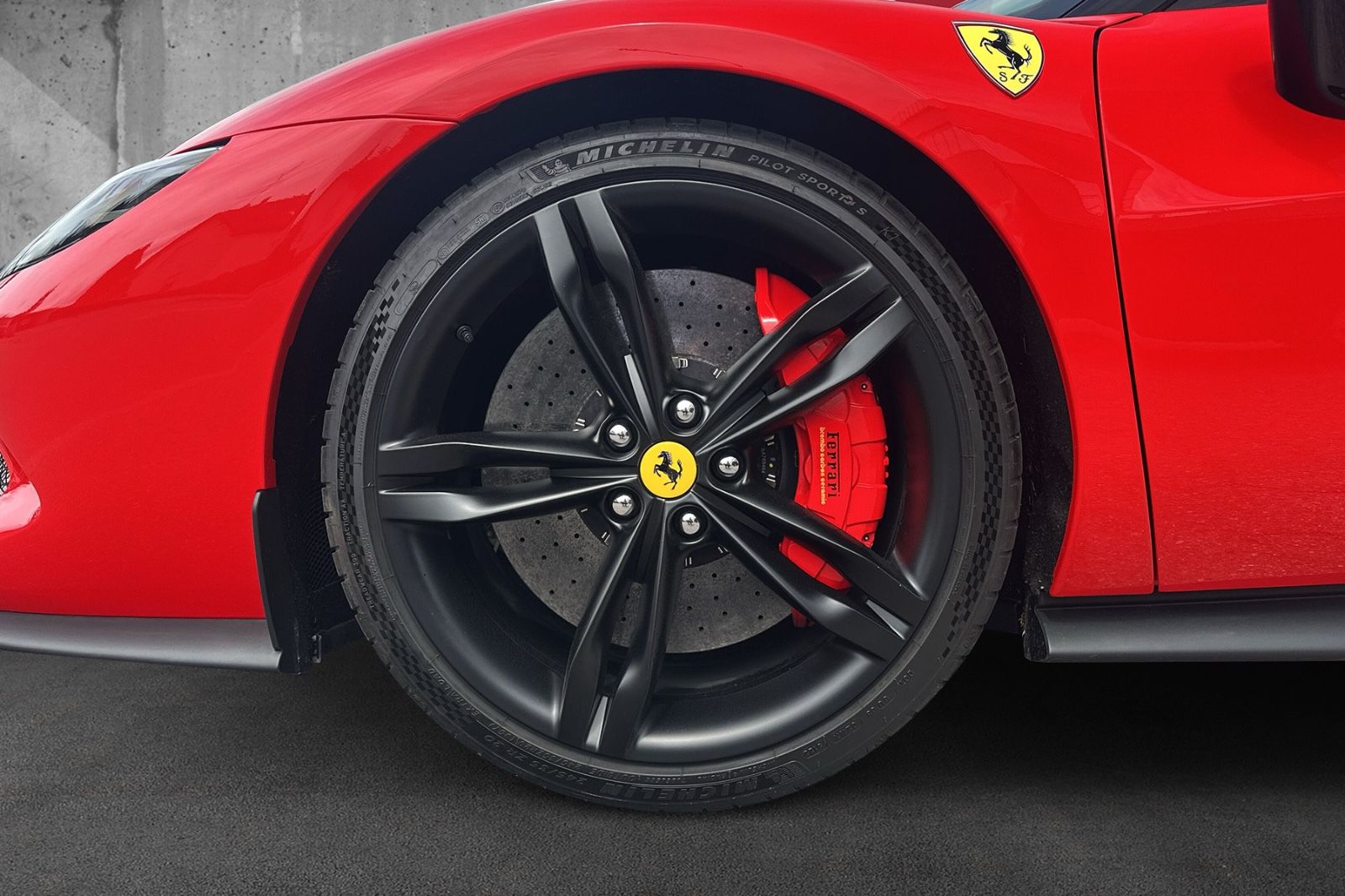 Ferrari 296 GTB*Carbon*Lift*Racingsitz*JBL*Dt. Auto*1.Hd