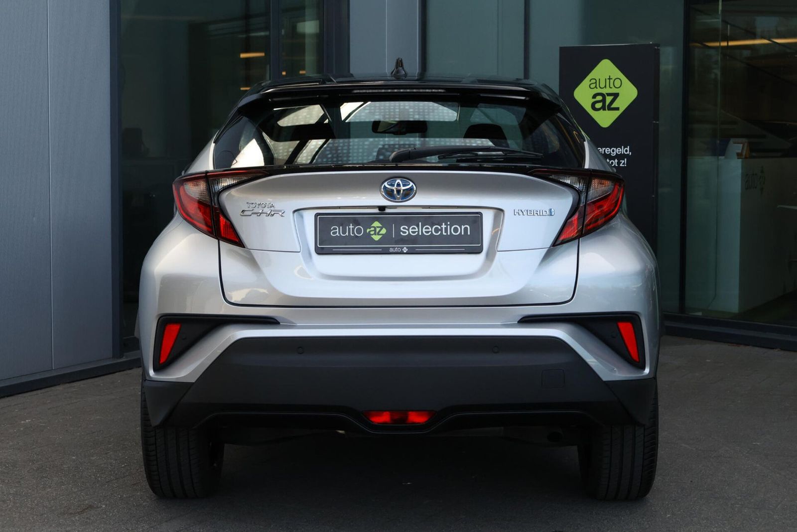 Toyota C-HR 1.8 Hybrid Dynamic - Samsaru's Car Outlet