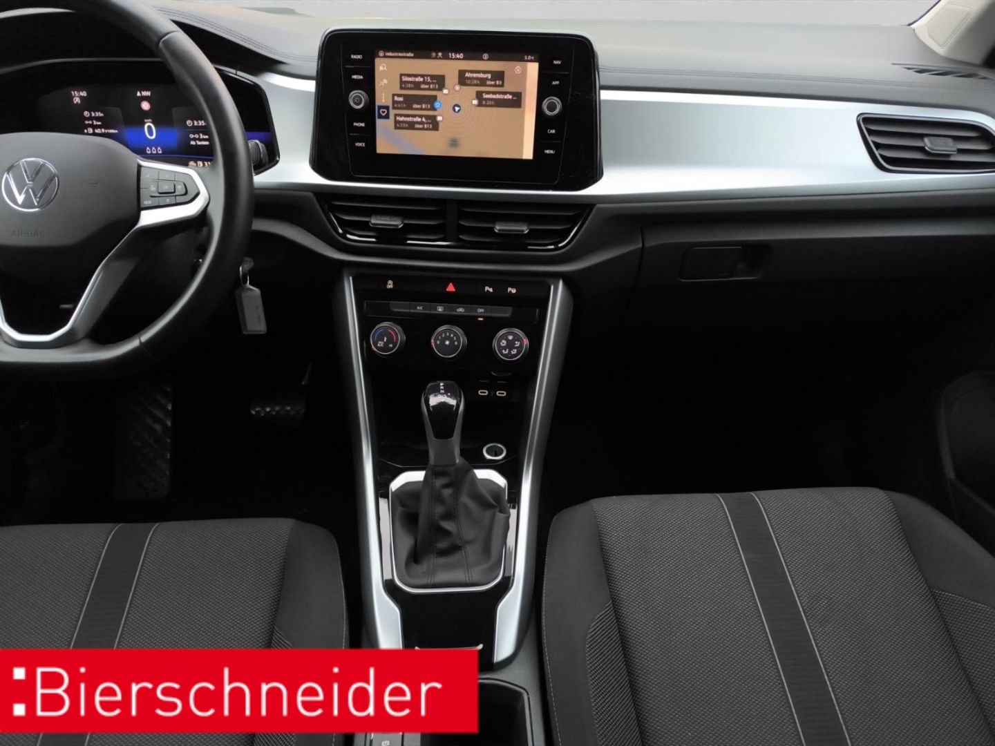 Volkswagen T-Roc 1.5 TSI DSG Life - Samsaru's Car Outlet