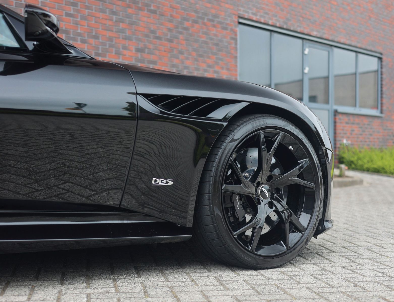 Aston Martin DBS Superleggera 5.2 V12 | B&O - Carbon