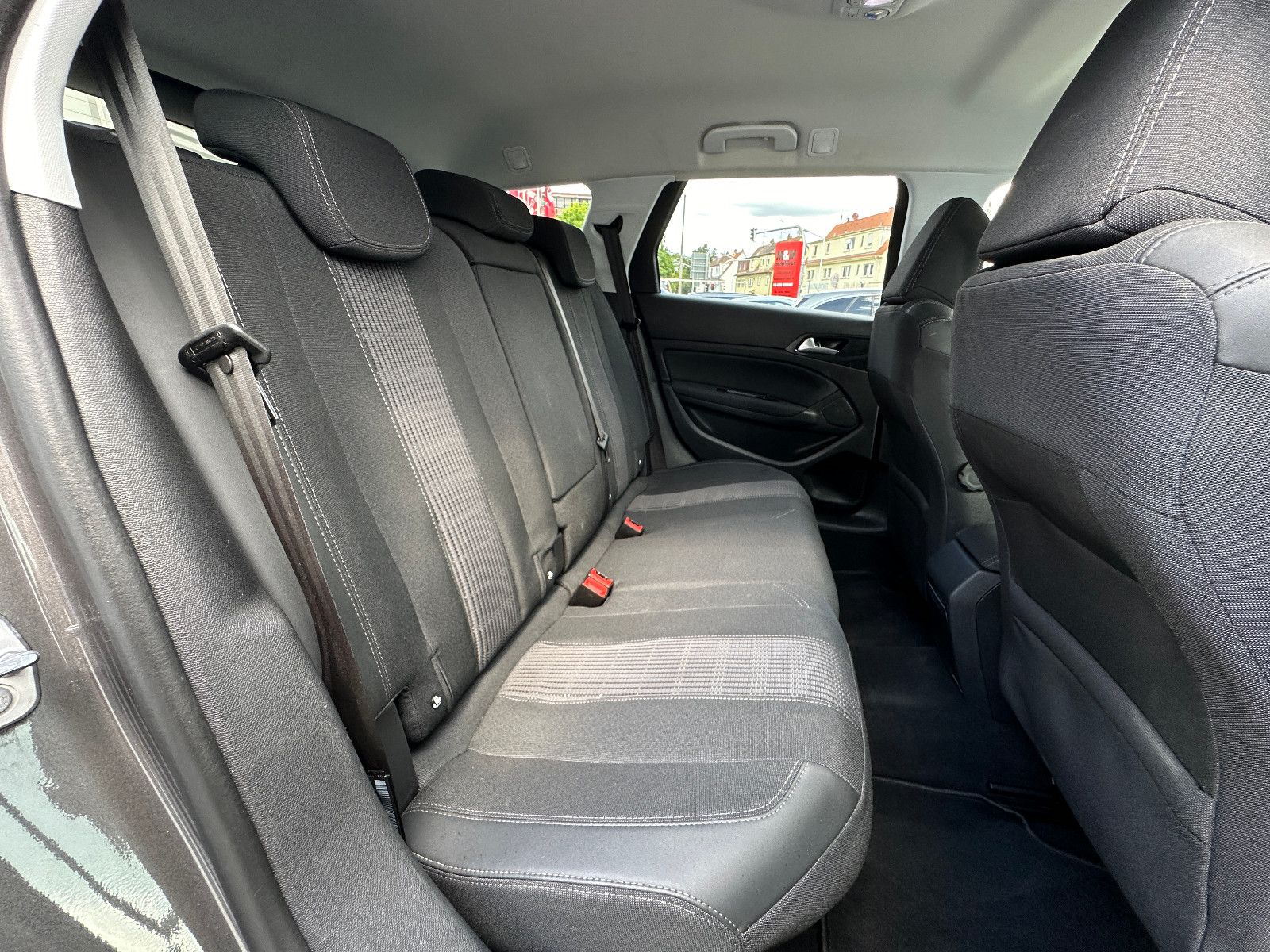 Peugeot 308 SW Allure - Samsaru's Car Outlet