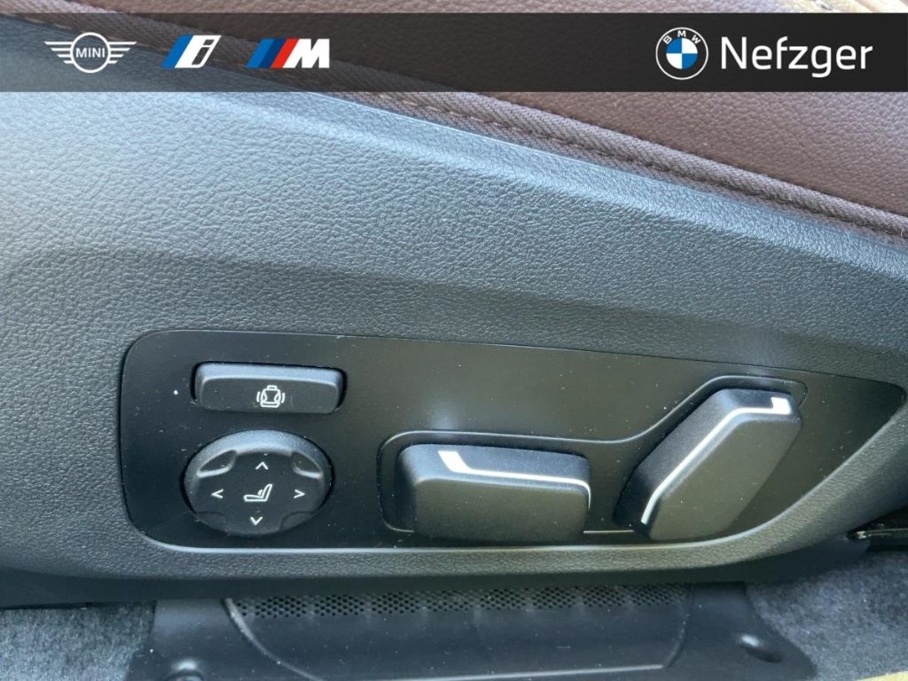 BMW 330 i xDrive Tour. M Sport HUD Pano H/K HiFi AHK