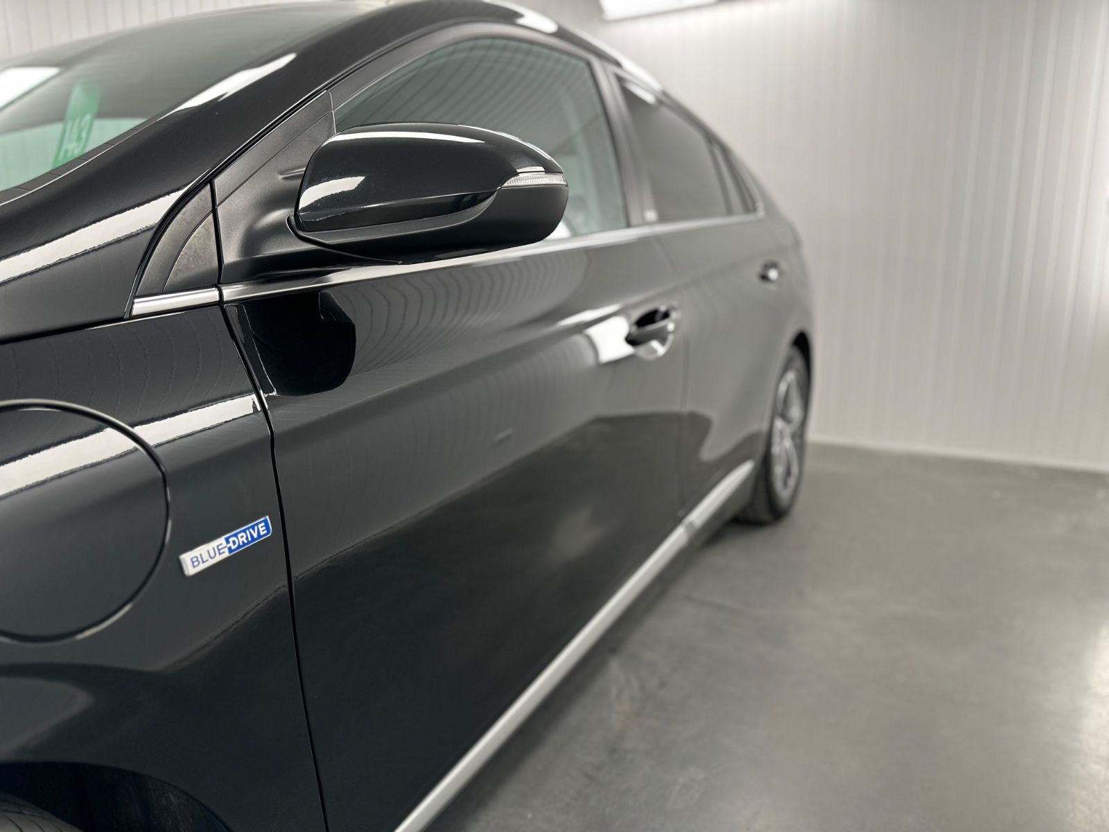 Hyundai IONIQ Prime Plug-In Hybrid - Samsaru's Car Outlet