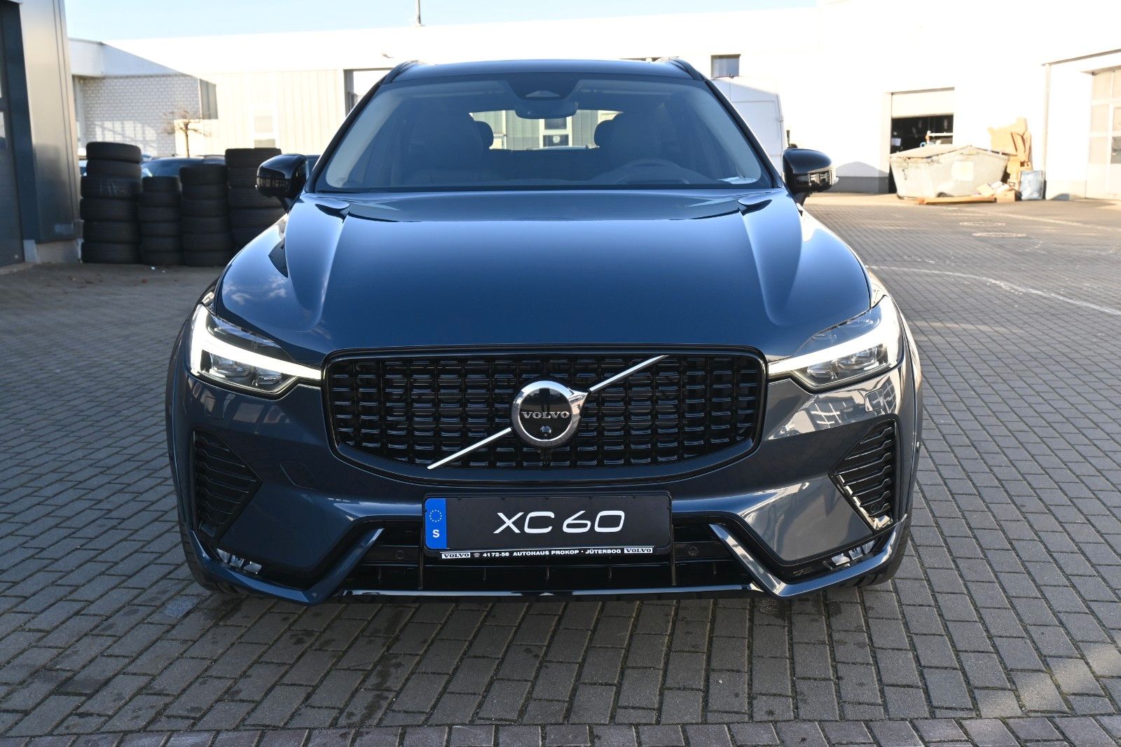Volvo XC60 B5 B AWD Ultra Dark*PANO*360°*LUFT*ACC*AHK