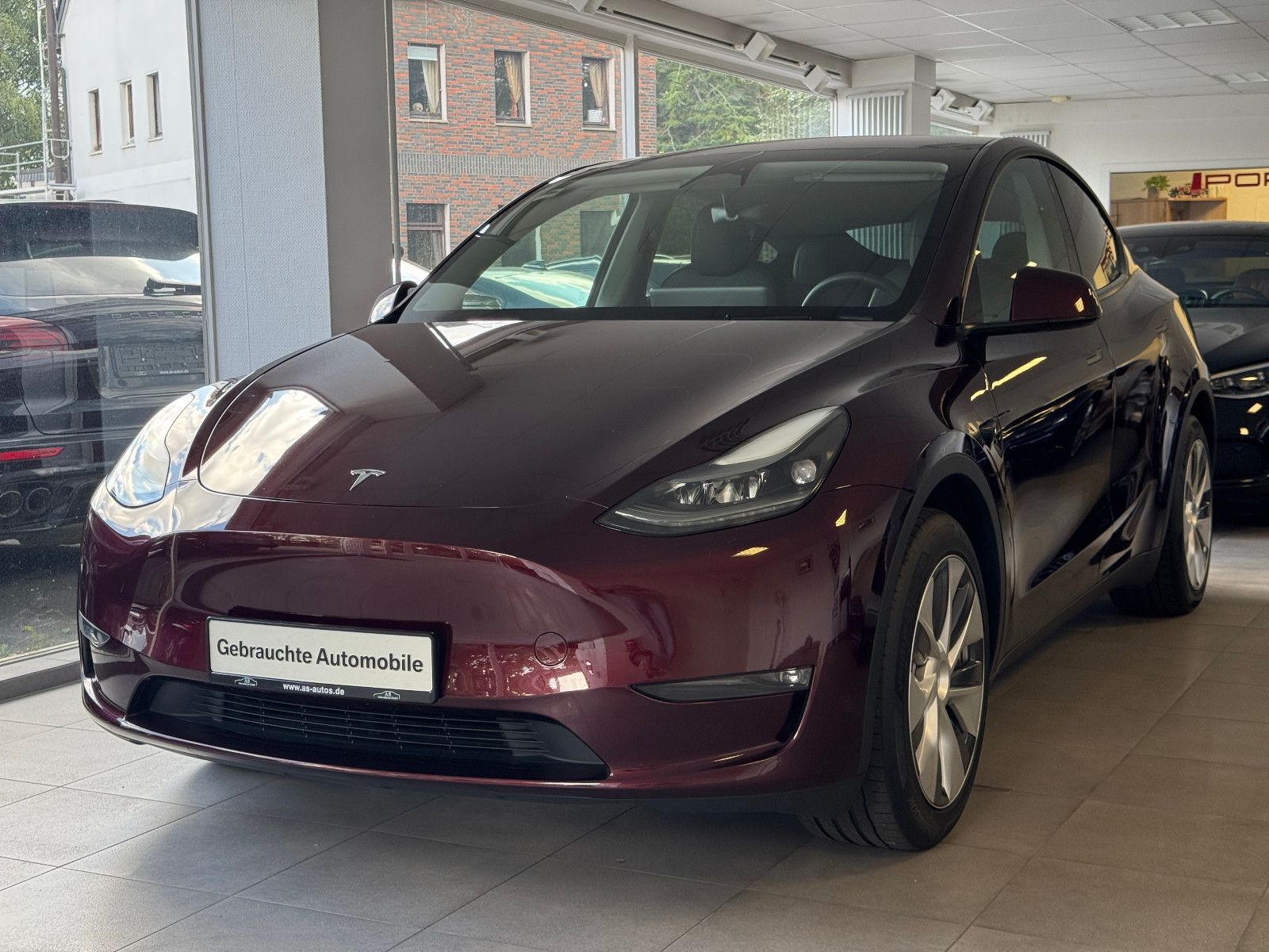 Tesla Model Y Long Range Dual Motor AWD MidnightCherry