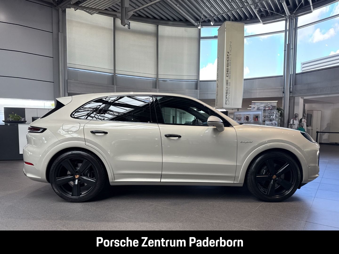 Porsche Cayenne E-Hybrid HA-Lenkung Nachtsicht InnoDrive