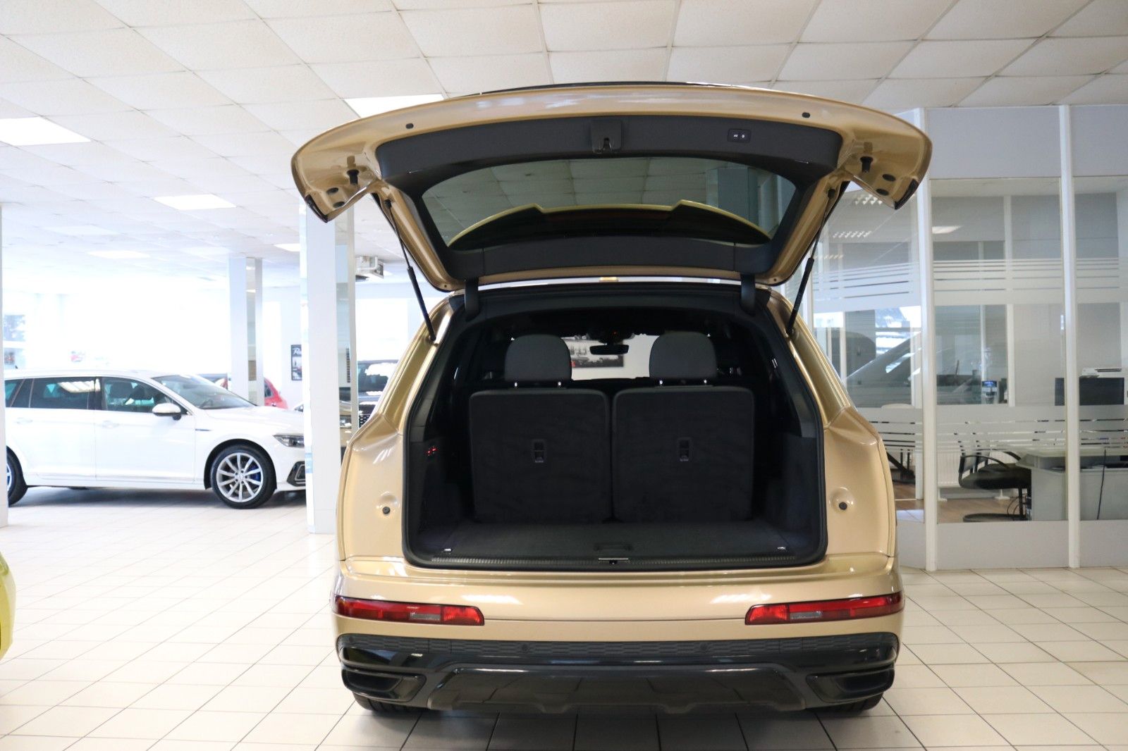 Audi Q7 S-Line competition plus Luft HUD Laser 7-Sitz