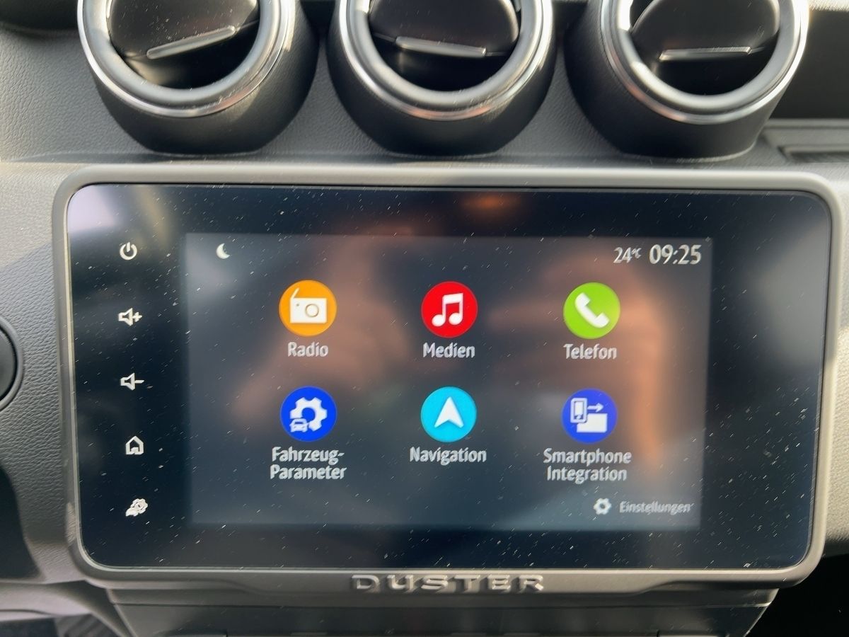 Dacia Duster TCe 100 2WD Prestige - Samsaru's Car Outlet