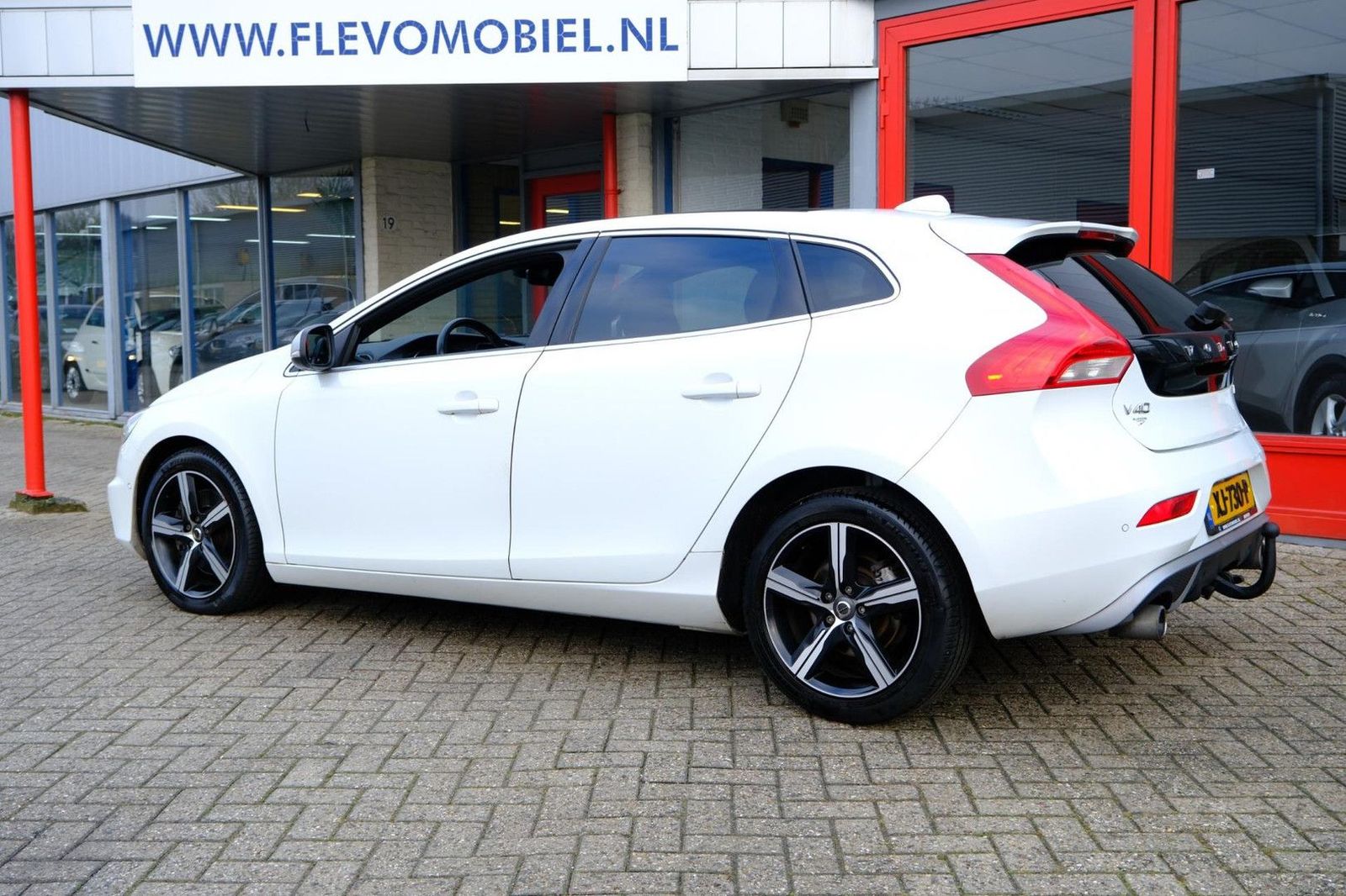 Volvo V40 1.5 T3 Polar+ Sport Aut. Pano|Leder-Alcant|C