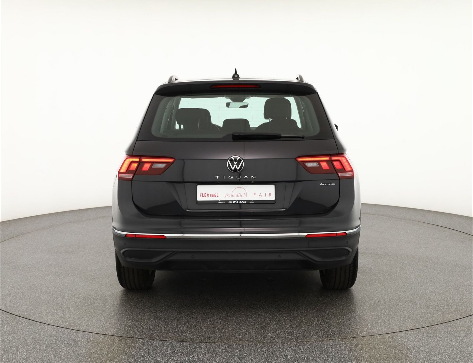 Volkswagen Tiguan 2.0 TSI 4Motion Life - Samsaru's Car Outlet